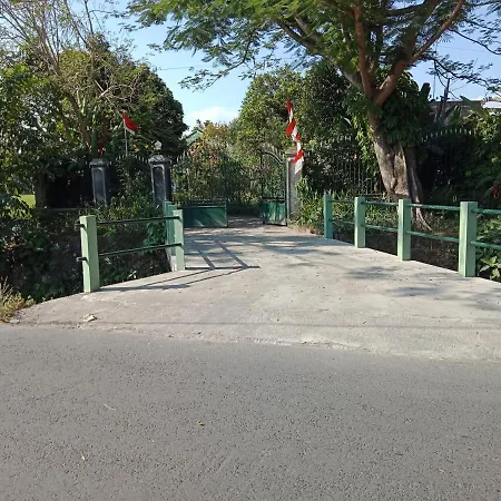 Rumah Sawah Bed & Breakfast